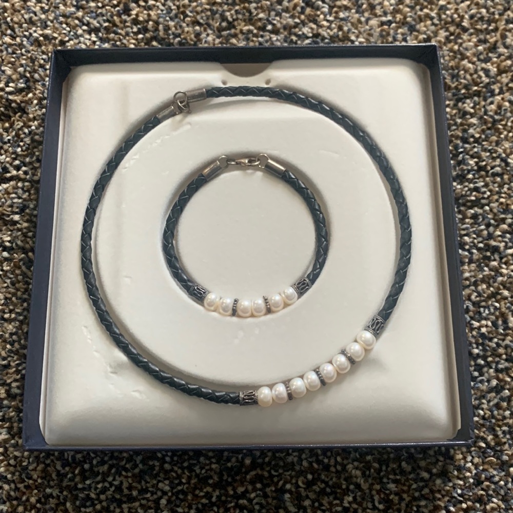 Faux Pearl necklace and bracelet set